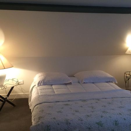 Bed and Breakfast Logis De La Paqueraie Saint-Branchs Exterior foto