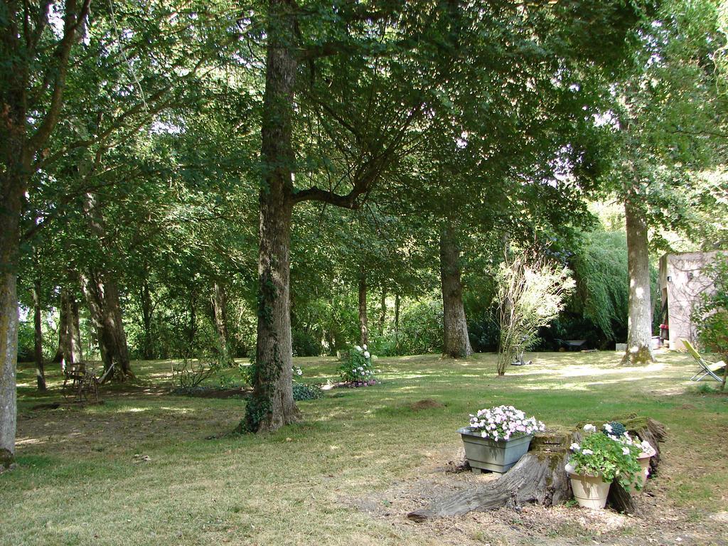 Bed and Breakfast Logis De La Paqueraie Saint-Branchs Exterior foto