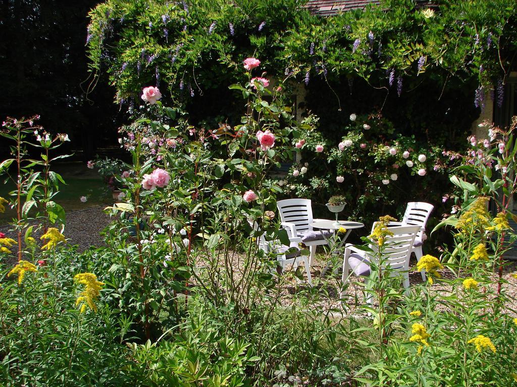 Bed and Breakfast Logis De La Paqueraie Saint-Branchs Exterior foto